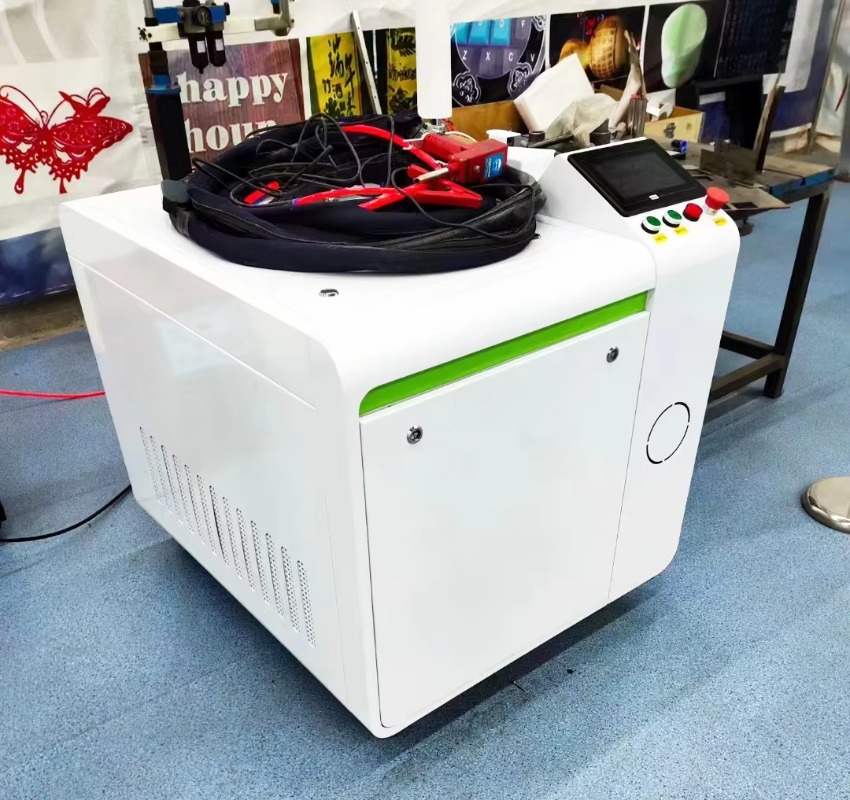 OEMレーザークリーナー ポータブル連続ハンドヘルドレーザー - Portable Laser Rust Removal のレビューと価格