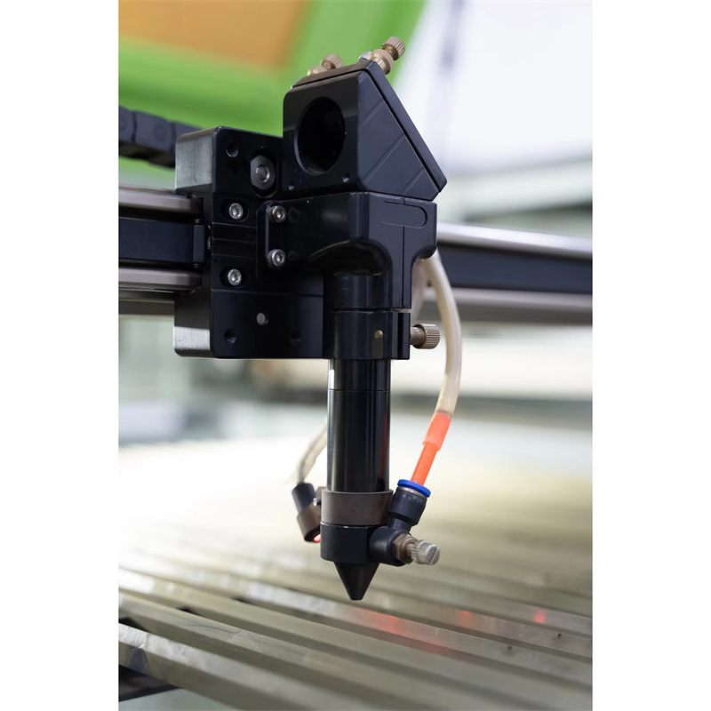 工業用高出力CNC CO2レーザー切断機（布地、革、PVC、 - Industrial Laser Fabric Cutting Machine のレビューと価格