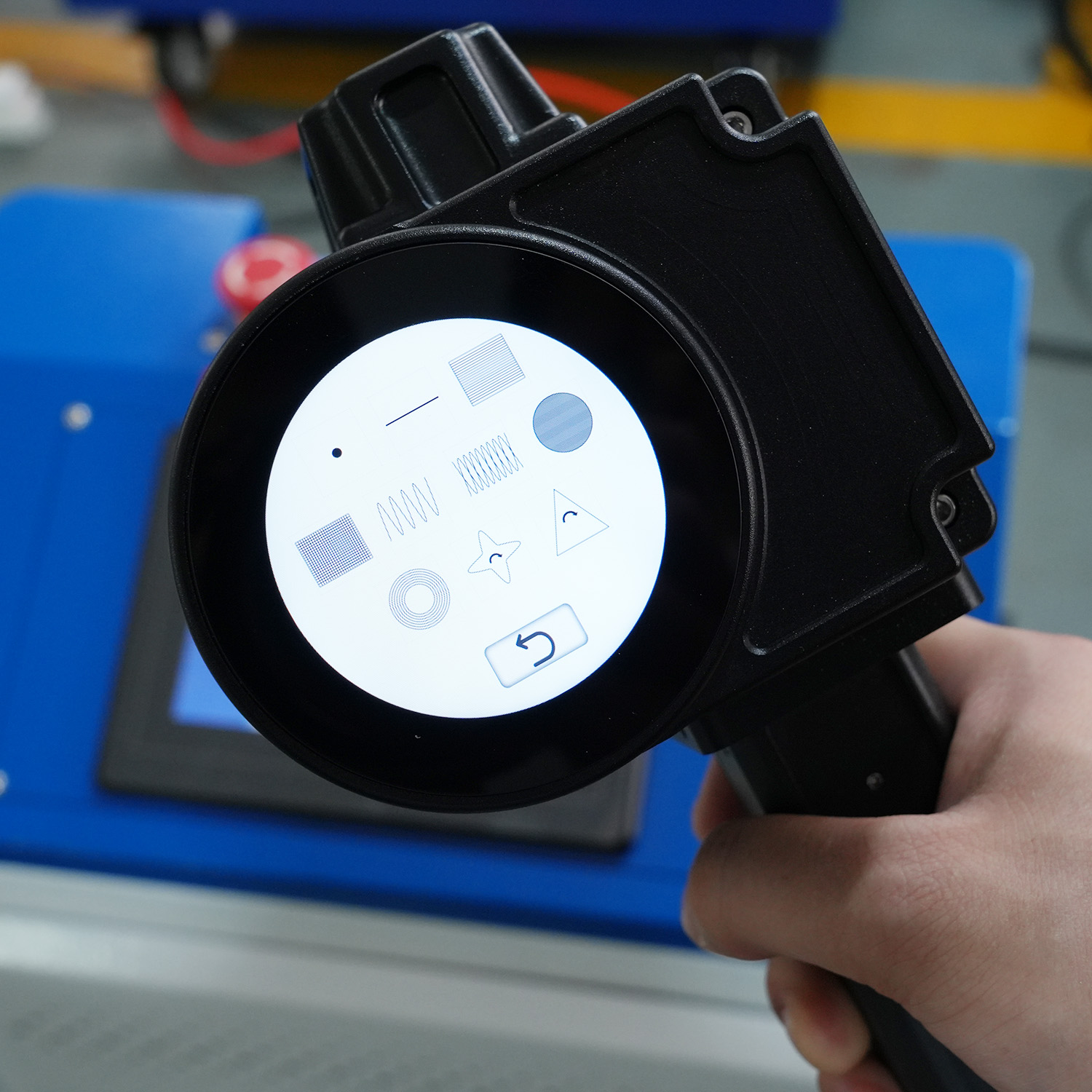 300W JPTスーツケース型モパパルスレーザー洗浄機、タイ - Portable Laser Rust Removal のレビューと価格